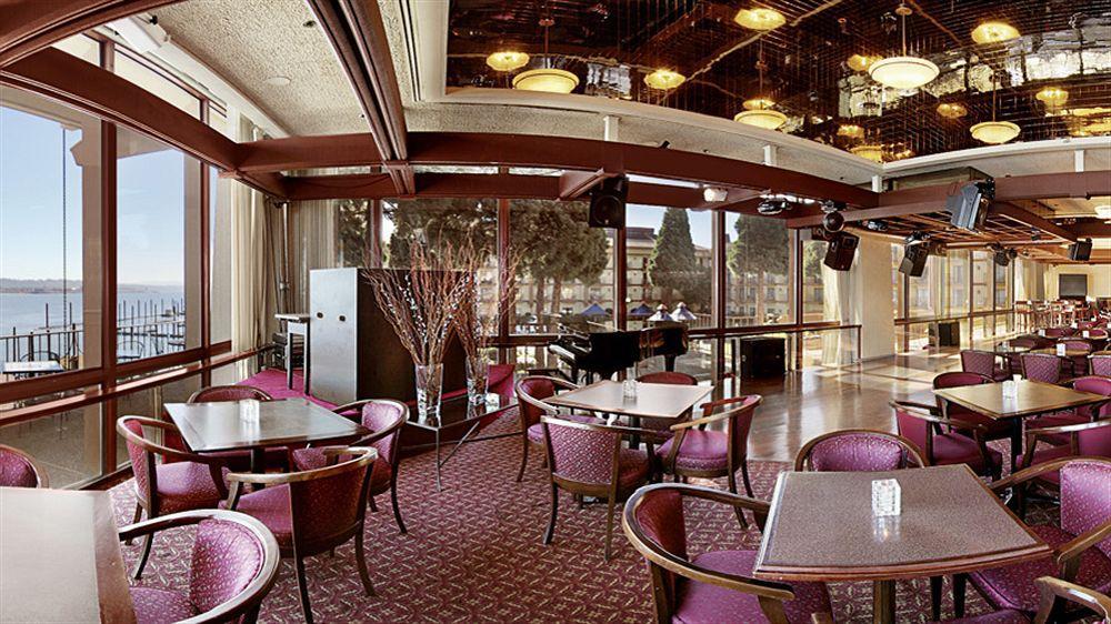 Holiday Inn Portland - Columbia Riverfront, An Ihg Hotel Exterior photo