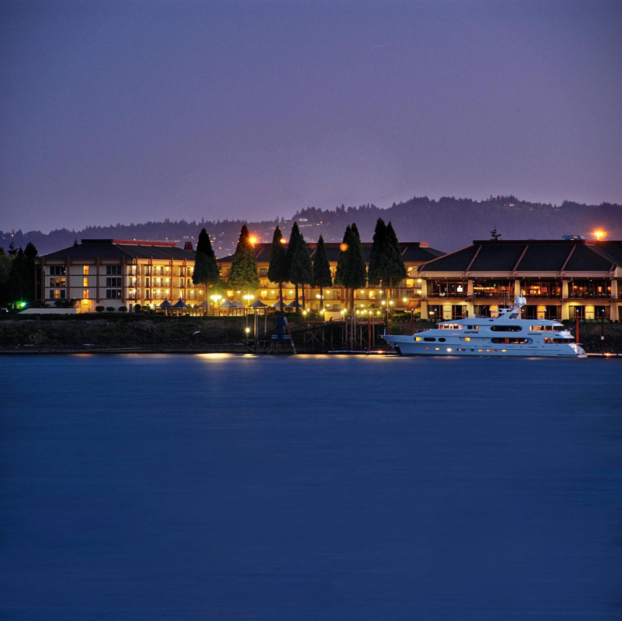 Holiday Inn Portland - Columbia Riverfront, An Ihg Hotel Exterior photo